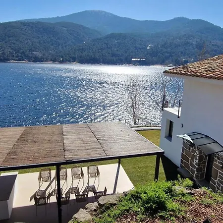 Feriehus Casa Junto Al Pantano De Burguillo El Tiemblo
