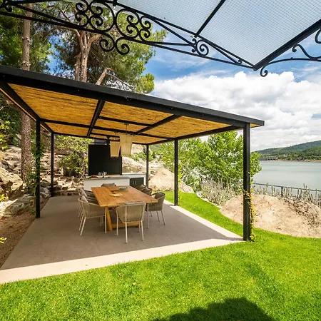 Casa Junto Al Pantano De Burguillo El Tiemblo
